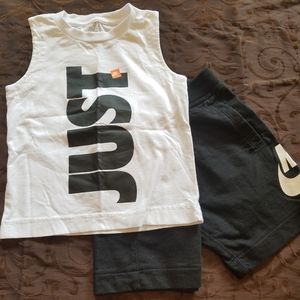 Nike toddler shirt short set